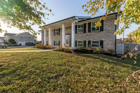 8104 Holly Crest Dr, Chattanooga, TN 37421