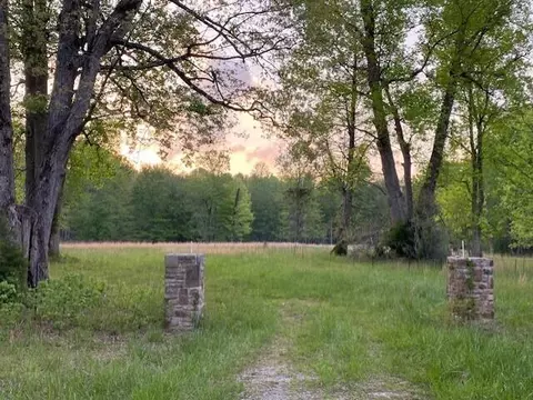 1655 Midway Rd, Sewanee, TN 37375