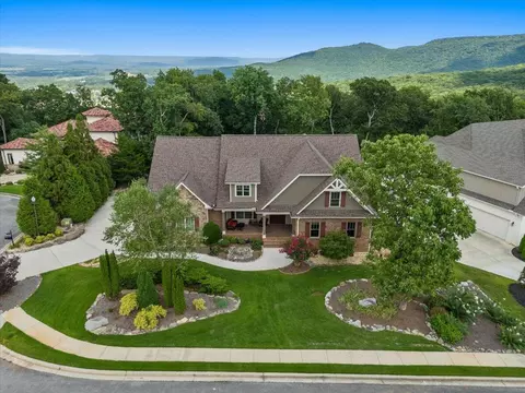 4014 Hawks Way NE, Huntsville, AL 35811