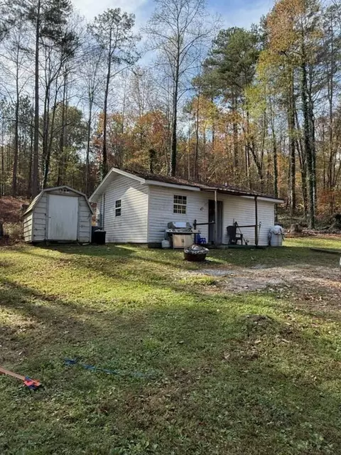 47 W Park Dr, Chickamauga, GA 30707