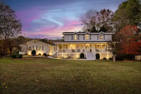 3360 Oak Burr Dr, Chattanooga, TN 37419