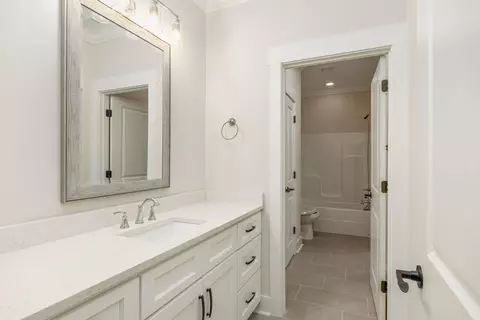 Bath - 9642 Dutton Ln, Ooltewah, TN 37363 photo 5 of 5