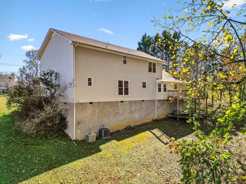 1713 Sutton Dr, Dalton, GA 30721 photo 5