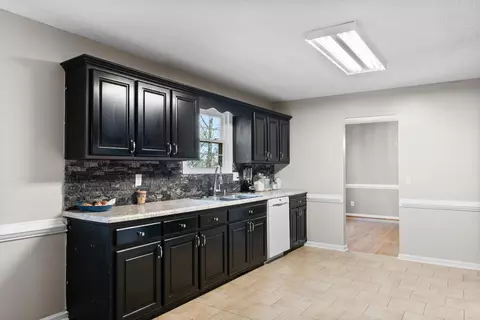 1713 Sutton Dr, Dalton, GA 30721 photo 10