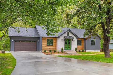 723 Texas Ave, Signal Mountain, TN 37377