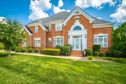 988 Cattails Dr, Ooltewah, TN 37363