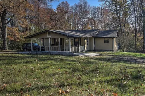 599 Poplar Springs Rd, Trenton, GA 30752