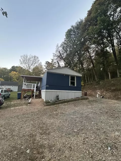 382 W Schmitt Rd, Rossville, GA 30741