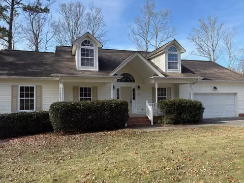 105 Oakridge Dr, Lafayette, GA 30728