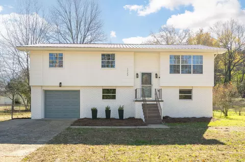 1722 Crabtree Rd, Hixson, TN 37343