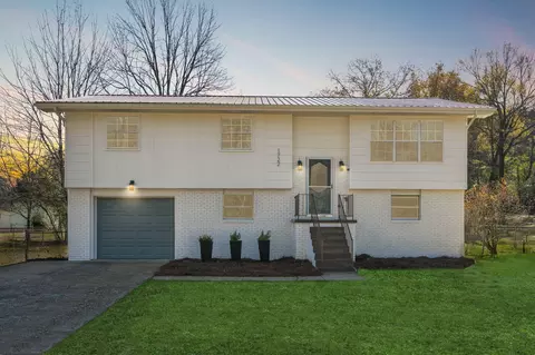 1722 Crabtree Rd, Hixson, TN 37343 photo 2