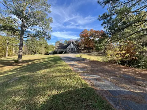 118 Colonial Hills Dr, Chatsworth, GA 30705