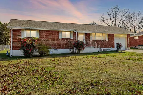 86 Elaine Cir, Fort Oglethorpe, GA 30742