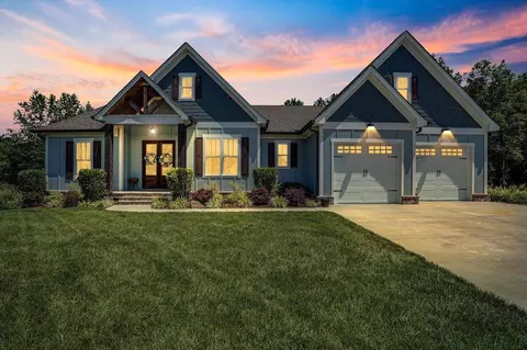 12005 Mare Ct, Soddy Daisy, TN 37379