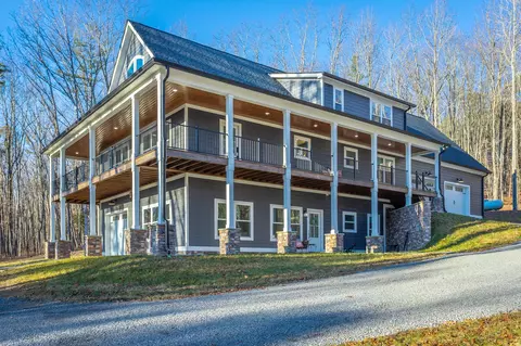 823 Brier Branch Rd, Graysville, TN 37338