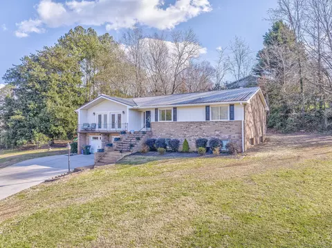 1911 W Brookhaven Cir, Dalton, GA 30720