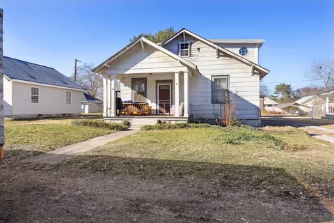 907 Stewart St, Chickamauga, GA 30707