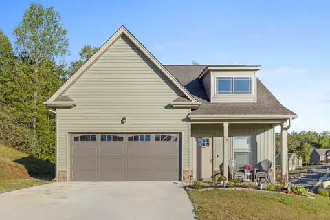 16 Blue Herron Dr, Rock Spring, GA 30739