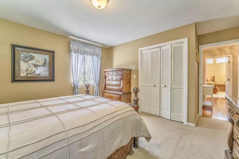 Bedroom - 913 Brookwood Dr, Dalton, GA 30720 photo 6 of 8