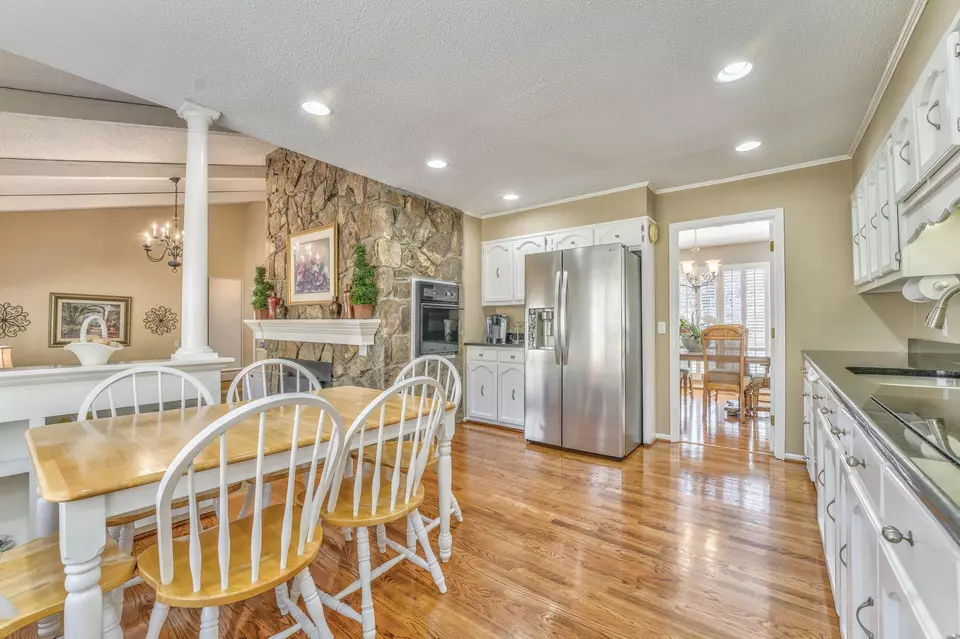 Kitchen - 913 Brookwood Dr, Dalton, GA 30720 photo 3 of 4