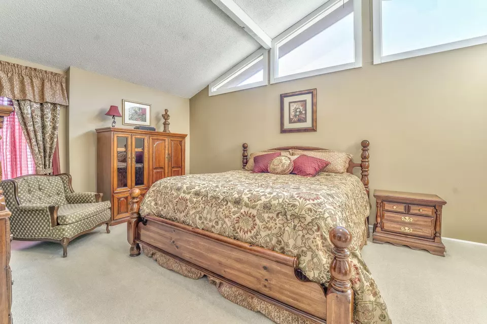 Bedroom - 913 Brookwood Dr, Dalton, GA 30720 photo 1 of 8