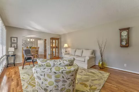 Living - 913 Brookwood Dr, Dalton, GA 30720 photo 1 of 5
