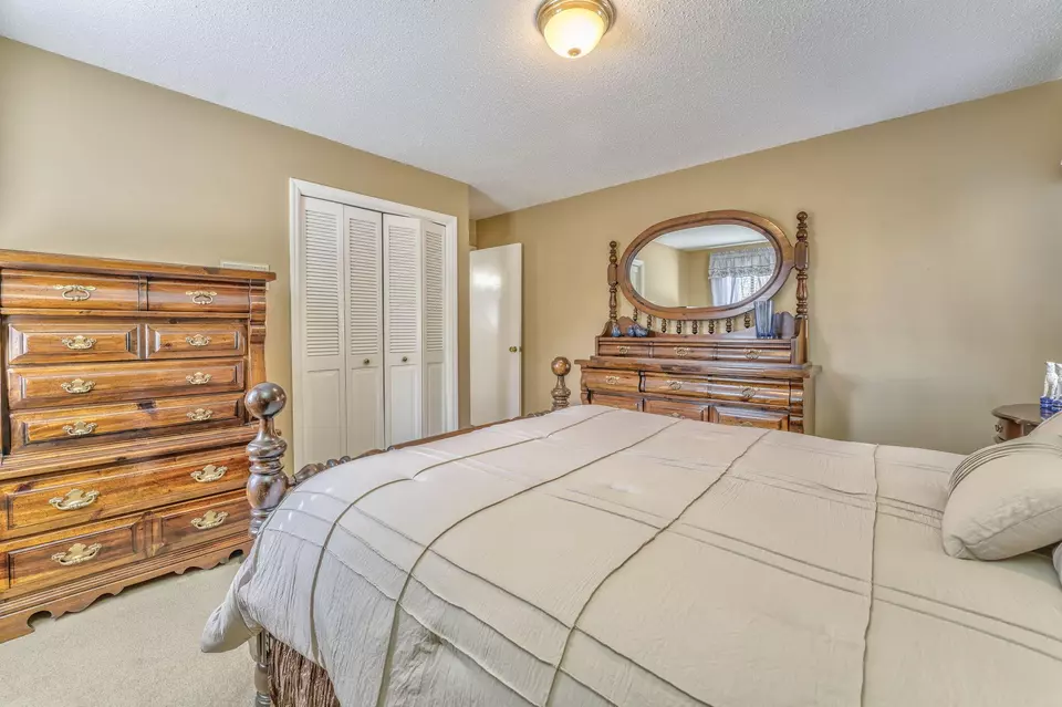 Bedroom - 913 Brookwood Dr, Dalton, GA 30720 photo 5 of 8