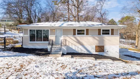 1003 E Circle Dr, Rossville, GA 30741