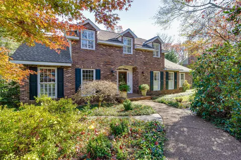 1002 Evanwood Dr, Lookout Mountain, TN 37350
