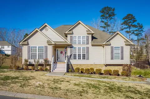 560 Sir Carlos Dr, Soddy Daisy, TN 37379