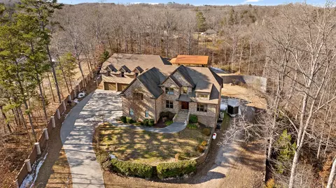 6923 Flagstone Dr, Ooltewah, TN 37363