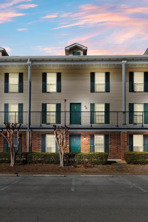 900 Mountain Creek Rd #K140, Chattanooga, TN 37405