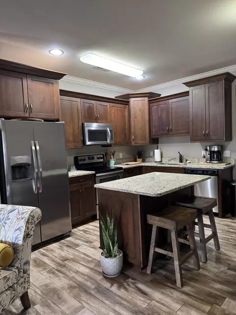 Kitchen - 450 Guyler St, Ringgold, GA 30736 photo 2 of 4