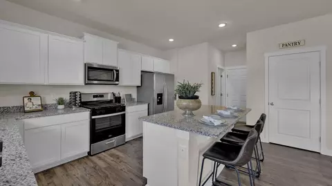 Kitchen - 5733 Prickly Loop, Ooltewah, TN 37363 photo 3 of 5