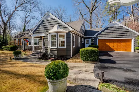 816 Dogwood Ln, Dalton, GA 30720