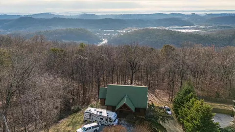 1112 Sunset Dr, Signal Mountain, TN 37377