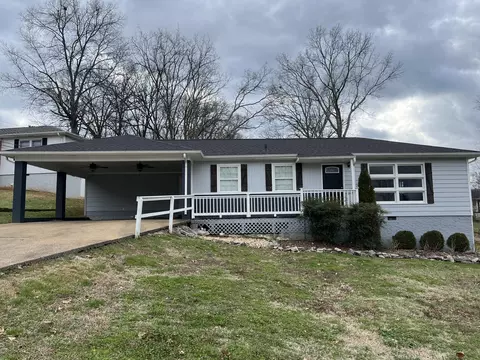 209 Hickory St, Rossville, GA 30741