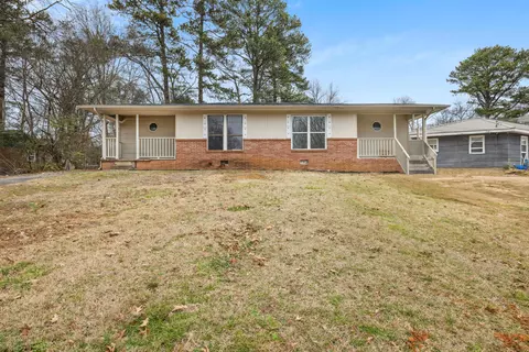 722 Shelly Ln, Rossville, GA 30741
