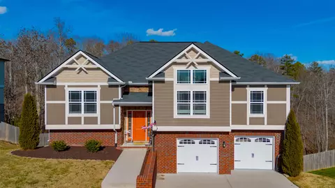 1053 Longo Dr, Soddy Daisy, TN 37379