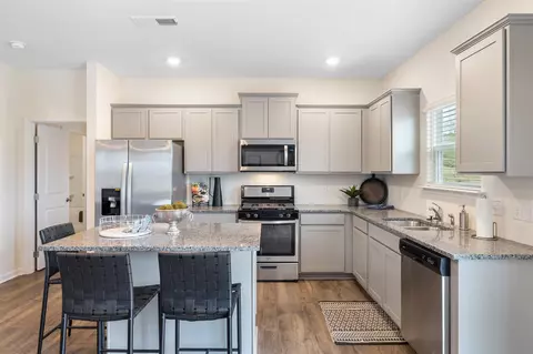 Kitchen - 5721 Prickly Loop, Ooltewah, TN 37363 photo 3 of 3