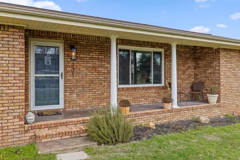 201 Thad Ln, Soddy Daisy, TN 37379