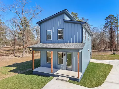 8214 Hixson Pike, Hixson, TN 37343