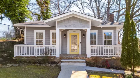 309 N Bragg Ave, Lookout Mountain, TN 37350