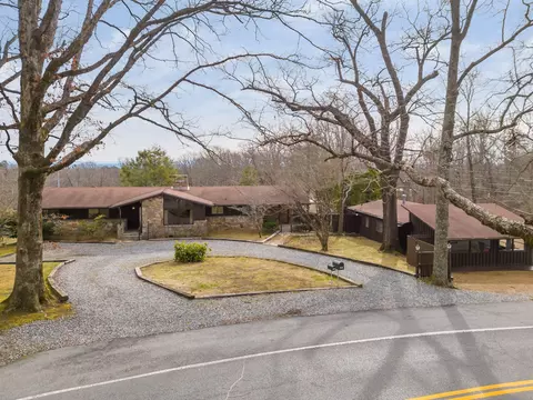2204 Fairmount Pike, Walden, TN 37377