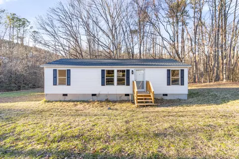 46 Stan Ln, Tunnel Hill, GA 30755