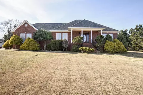 1811 Clayton Dr, Chattanooga, TN 37421