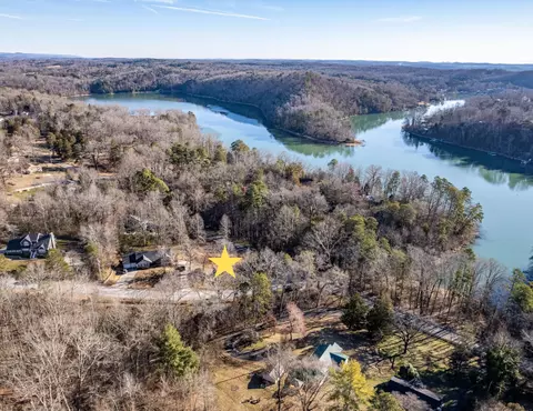 635 River Landing Dr, Soddy Daisy, TN 37379