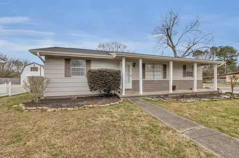 195 SE Oakland Trl, Cleveland, TN 37323