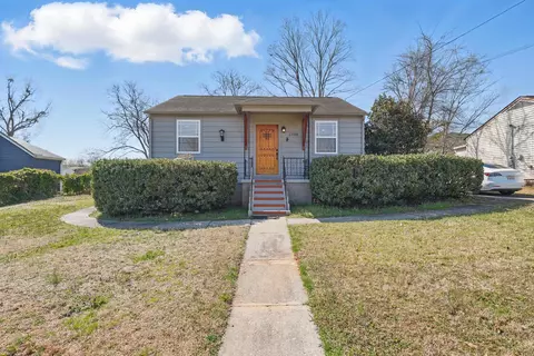 1708 Strawberry Ln, Hixson, TN 37343