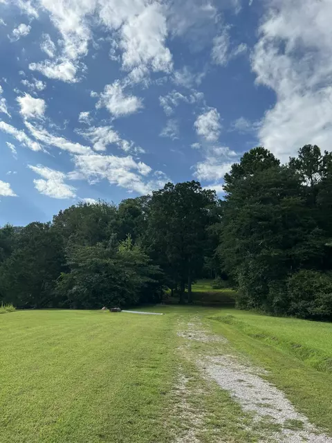 9019 Springfield Rd, Soddy Daisy, TN 37379